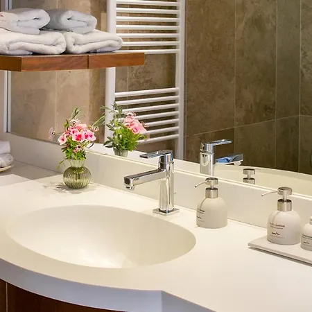 فندق كاسال بانايوتيس كالوبانايوتيس