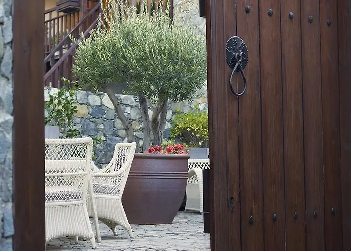 Ξενοδοχείο Casale Panayiotis 4*